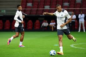 李宗伟打混双看过没有！谌龙和李宗伟谁混双更猛？.